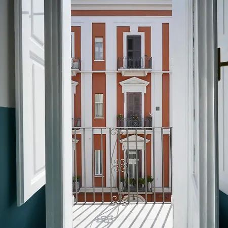 Deluxe * Bari